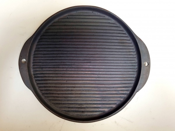 Cast Iron 250mm/ 10'' Griddle Plate - suitable for indoor/ outdoor use